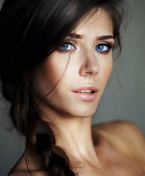 blue eyes brunette porn